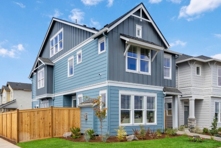 Exterior view of a David Weekley model home at Reed’s Crossing in Hillsboro, Oregon.