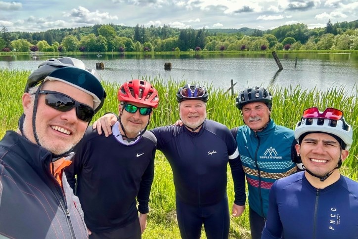 Group photo of the Reed’s Crossing Cycling Club.